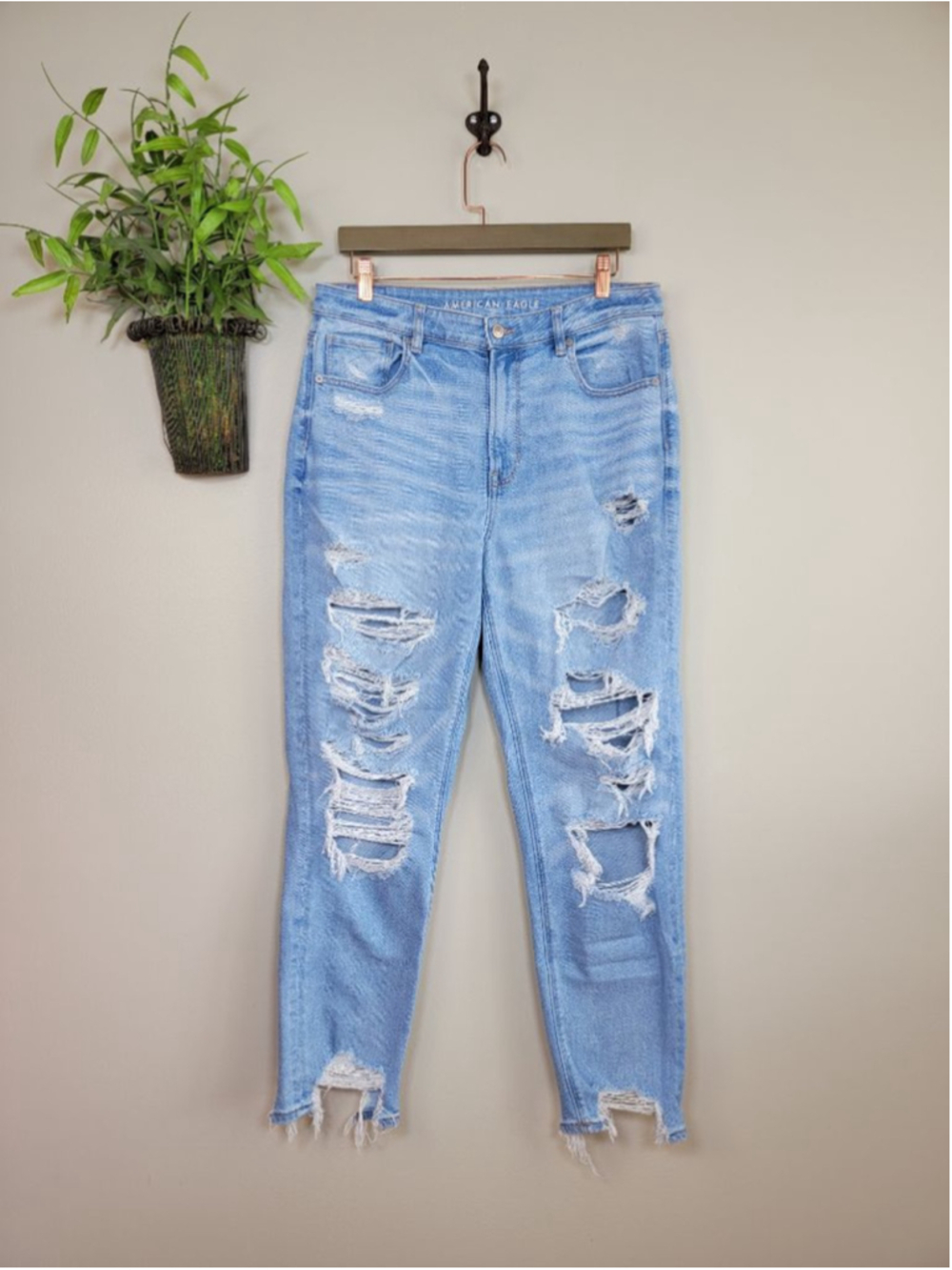 AE 12 American Eagle High Rise Mom Jeans Light Blue Distressed Chewed Raw Hem